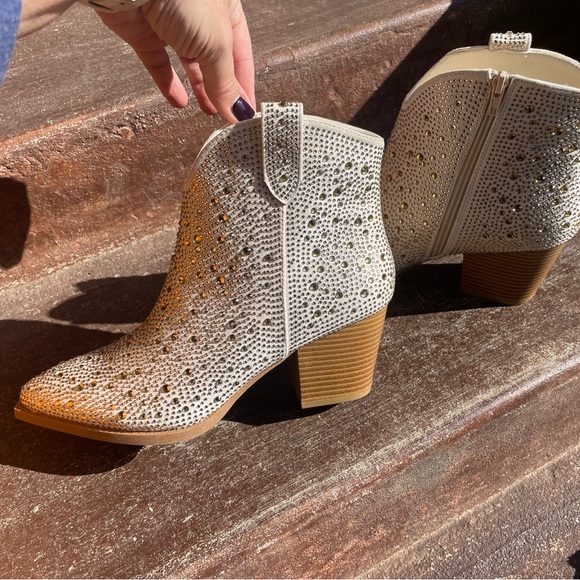 NWOT Boutique Cream Western Booties with Gold Gemstones— Perfect for NFR Rodeo - Picture 5 of 7